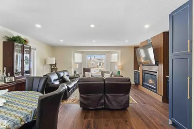 Interior photo 4 of 