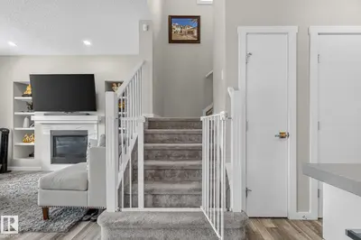 Interior photo 2 of 2534 WONNACOTT LO SW