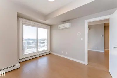 Interior photo 2 of #1105 10410 102 NW