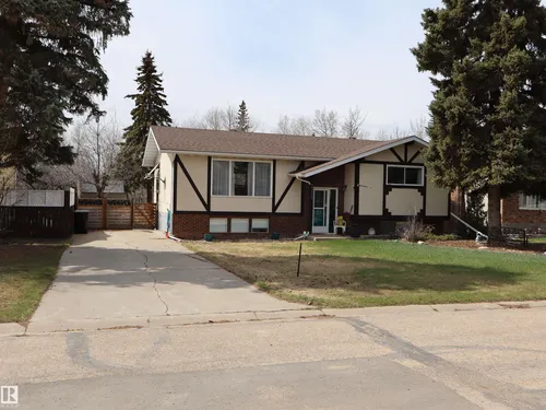 5220 - 56 Street, Barrhead - $379,000