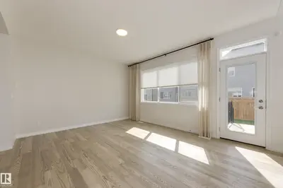Interior photo 3 of 3249 Dixon way BV SW SW