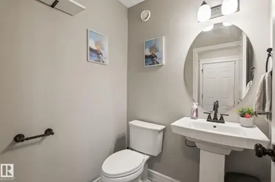 Interior photo 4 of 1542 33A ST NW NW