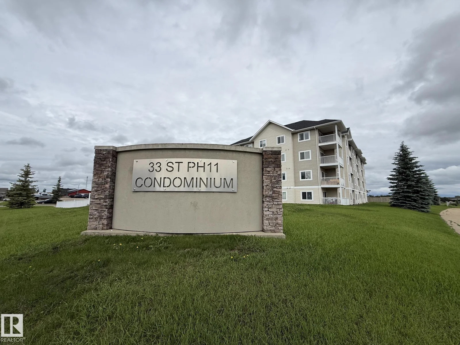 #301 4309 33 ST, Stony Plain - 2 bedroom Apartment for sale