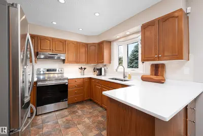 Interior photo 4 of 11028 11 AV NW