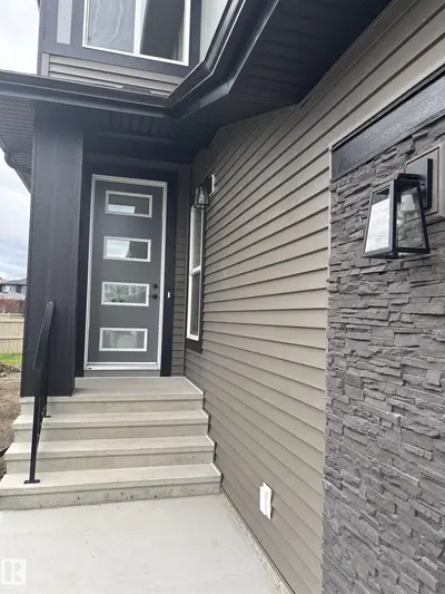 Interior photo 1 of 1061 GOLDFINCH WY NW