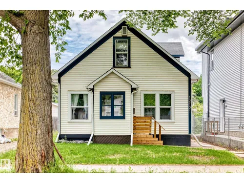 12121 64 ST NW, Edmonton - $300,000