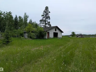 Interior photo 2 of 622049 RGE RD 63