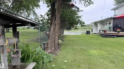 Interior photo 3 of 422 11121 TWP ROAD 595