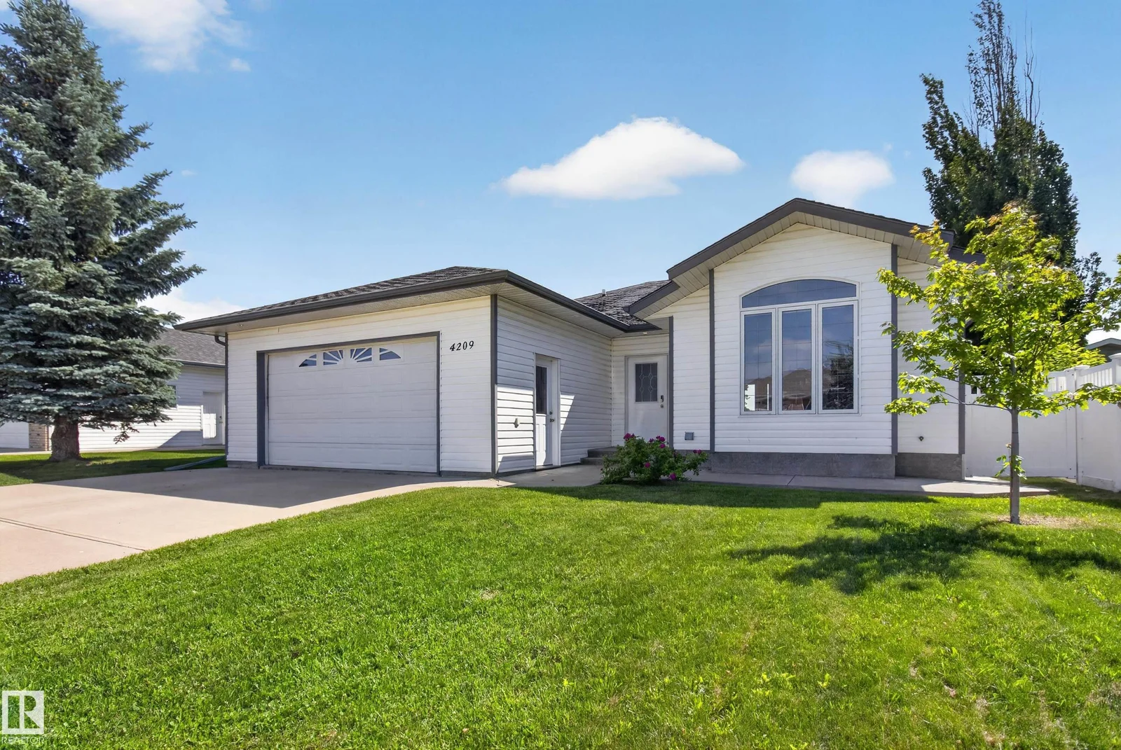 4209 46 ST, Vegreville - 5 bedroom Detached Single Family for sale