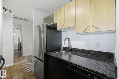 Interior photo 3 of #612 13910 STONY PLAIN RD NW