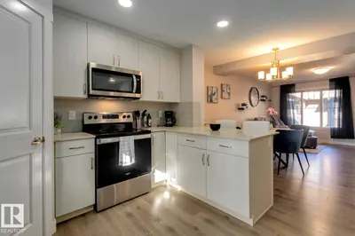 Interior photo 2 of #72 1005 GRAYDON HILL BV SW SW