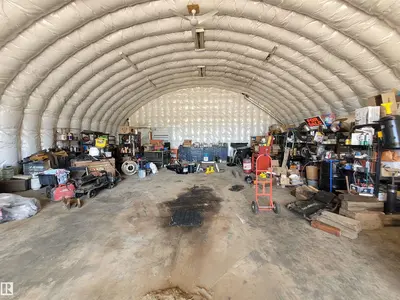 Interior photo 2 of 674036 RGE ROAD 193