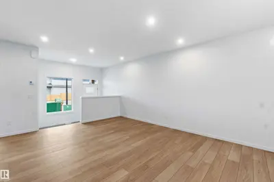 Interior photo 2 of 1086 MCLEOD AV