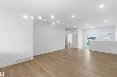 Interior photo 3 of 1086 MCLEOD AV