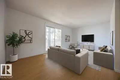 Interior photo 1 of 12822/12824 123 ST NW