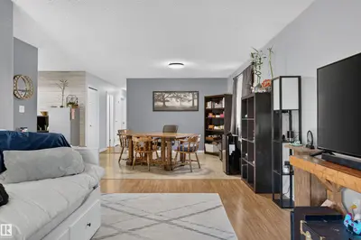 Interior photo 1 of 5017 45 ST
