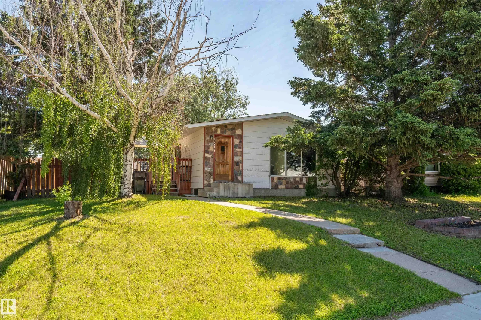 5017 45 ST, Cold Lake - 7 bedroom Detached Single Family for sale