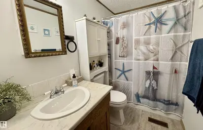 Interior photo 2 of 4928 52 AV