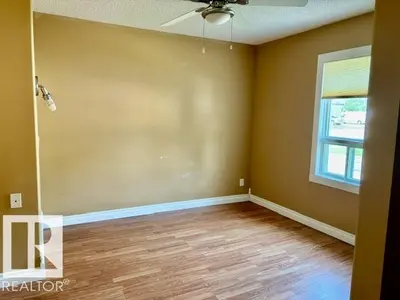 Interior photo 4 of 5320 50 ave