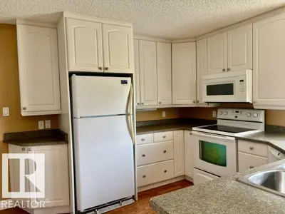 Interior photo 2 of 5320 50 ave