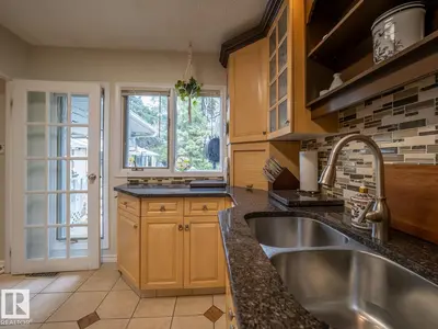 Interior photo 4 of 37 SUNNYSIDE CR
