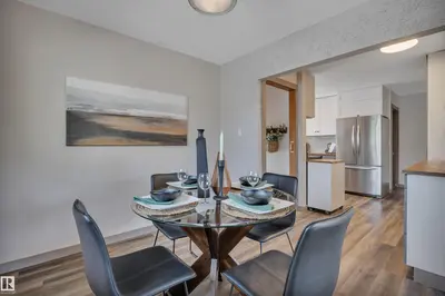 Interior photo 4 of 7512 152A AV NW