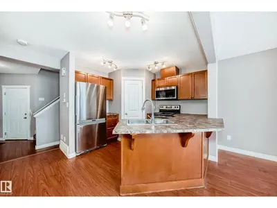 Photo 2 of 15152 33 ST NW