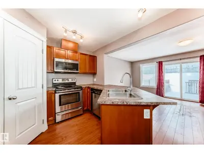 Photo 3 of 15152 33 ST NW