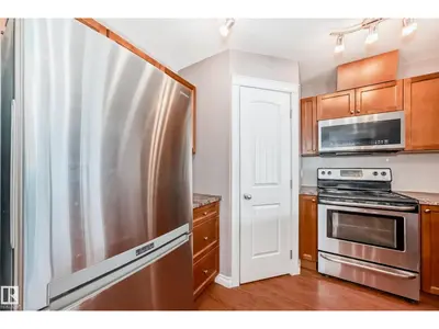 Photo 4 of 15152 33 ST NW