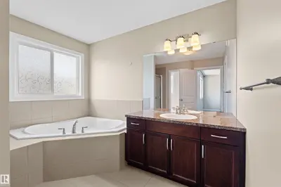 Interior photo 2 of 11711 16 Ave SW SW