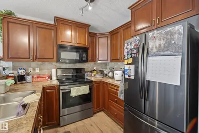 Interior photo 3 of #51 9511 102 AV