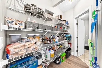 Interior photo 4 of 1239 24 AV NW