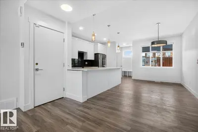 Interior photo 4 of #70 16231 19 AV SW