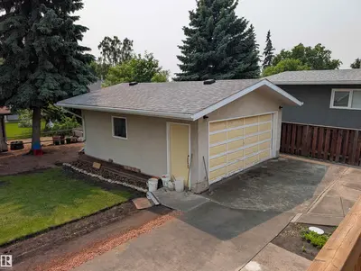 Interior photo 2 of 6415 147 AV NW