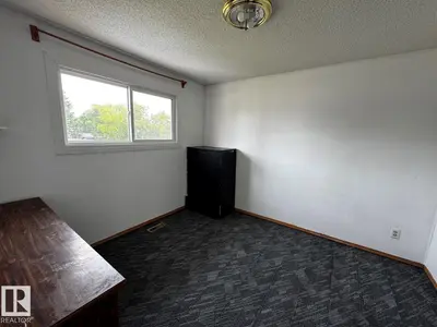 Interior photo 4 of 