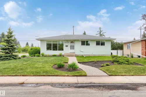 6203 87 AV NW, Edmonton - $475,000