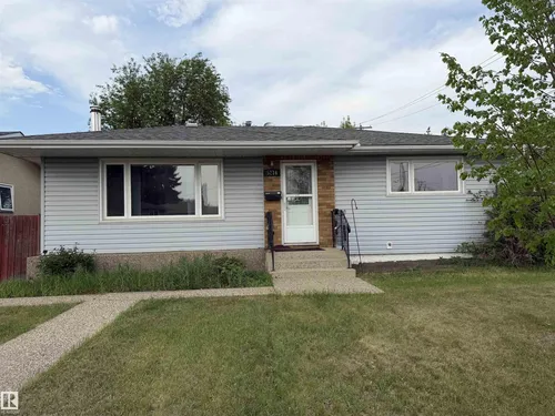 5216 89 AV NW, Edmonton - $414,900