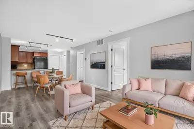 Interior photo 1 of #136 300 PALISADES WY