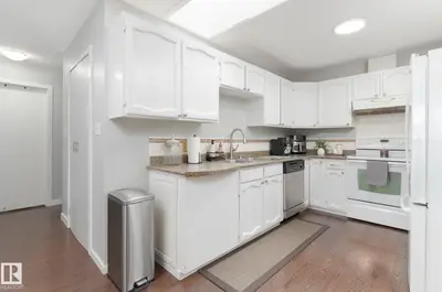 Interior photo 3 of 63 WAVERLEY CR