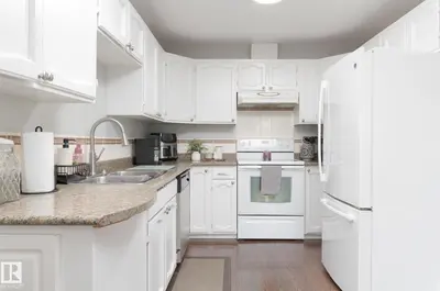 Interior photo 4 of 63 WAVERLEY CR