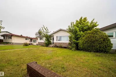 Interior photo 1 of 8512 142A AV NW