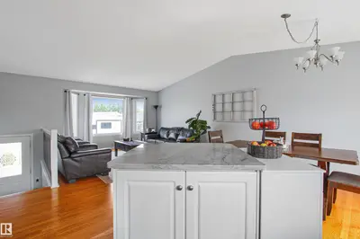 Interior photo 4 of 1507 LAKERIDGE CL