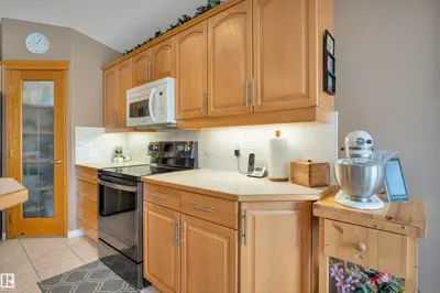 Interior photo 2 of 314 Lilac Terrace