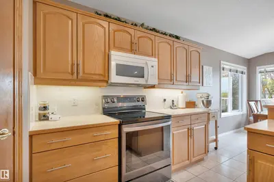 Interior photo 3 of 314 Lilac Terrace