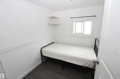 Interior photo 3 of 12, 10808 101 ST