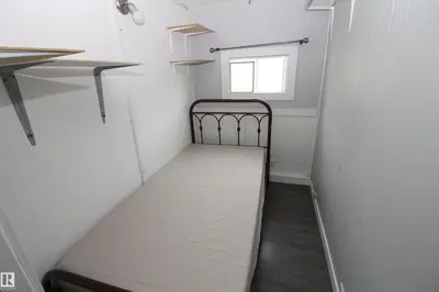 Interior photo 2 of 12, 10808 101 ST
