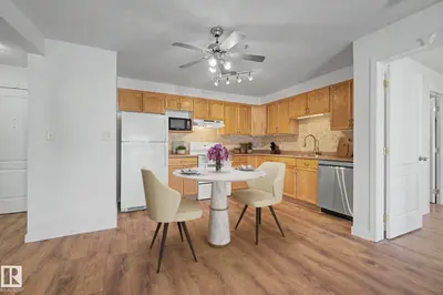 Interior photo 4 of #314 4700 43 AV