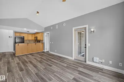Interior photo 4 of #18 2565 Hanna CR NW