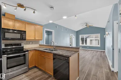 Interior photo 1 of #18 2565 Hanna CR NW