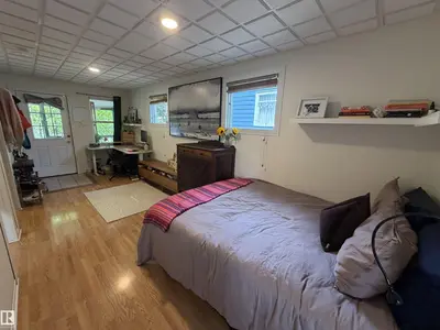 Interior photo 4 of 11427 125 ST NW
